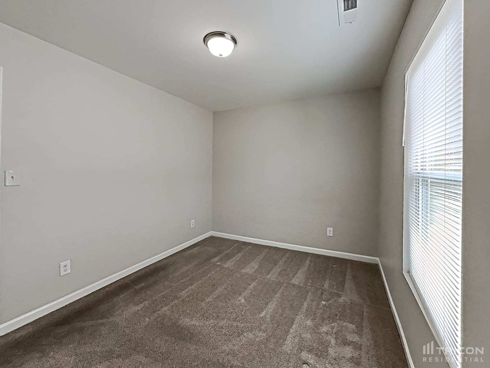 Building Photo - 915 Capra Court