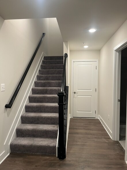 Building Photo - 2008 Patapsco Glen Rd