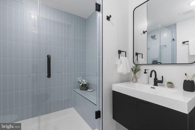 Building Photo - 1602 Locust St