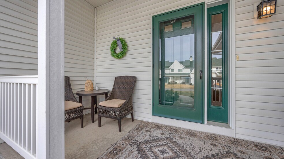 Front Patio - 516 Otto Way