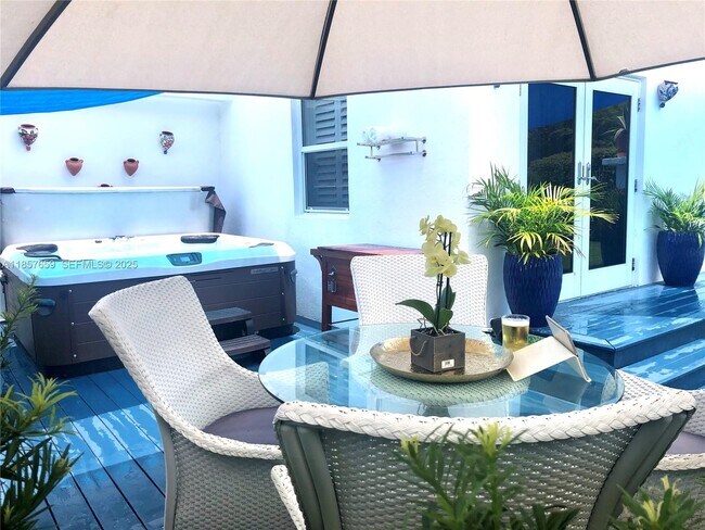 Building Photo - 6450 SW 19th St