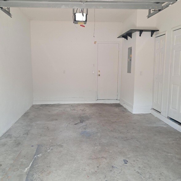 Building Photo - 3510 Shoma Dr