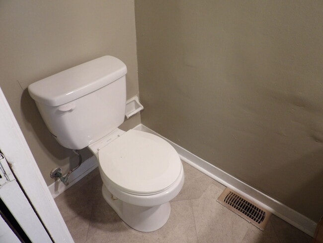 Building Photo - 409 Ridgewood Ln