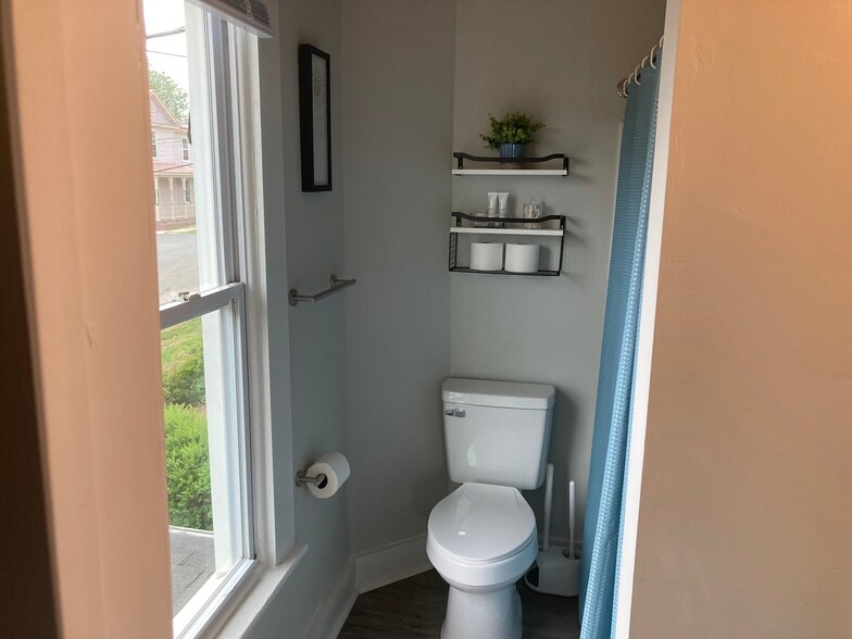 Building Photo - 1504 Pierce St