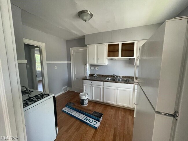 Building Photo - 3790 E 146th St