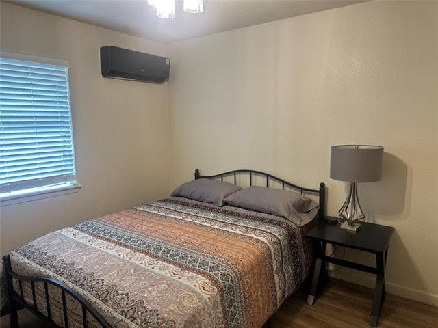 Building Photo - 1649 Palm St