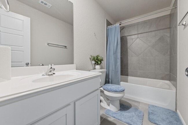 Building Photo - 5538 Jade Vly