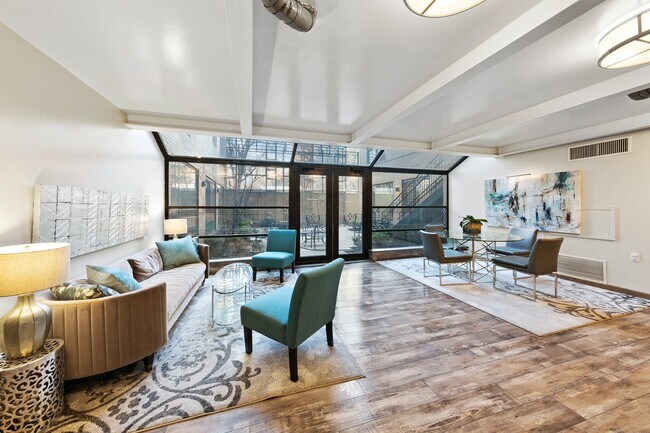 Building Photo - Quiet Studio w/ River Views