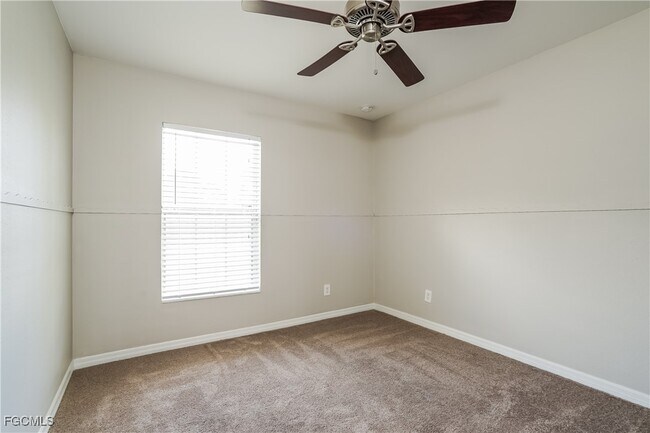 Building Photo - 769 Gaylord Ave S