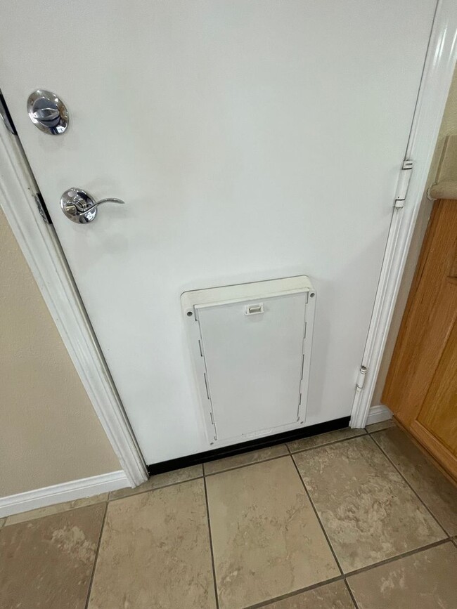 Building Photo - Apple Valley-Del Web Home, 2 Bedrooms,2 Ba...