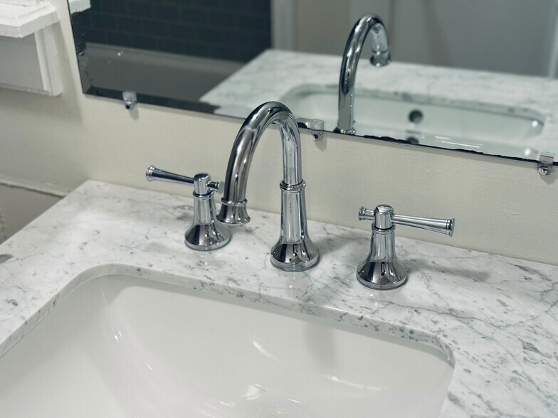 Building Photo - 408 E Prince St