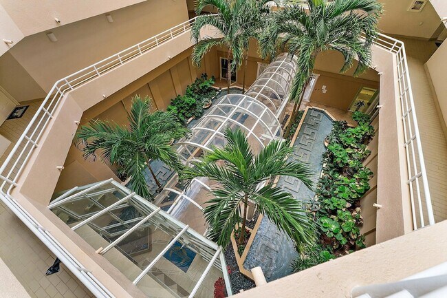 Building Photo - 176 Helios Dr