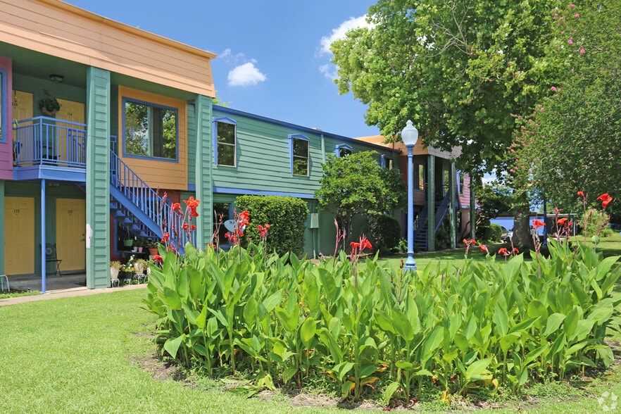 Primary Photo - Walden of Westchase