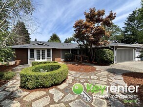 Building Photo - Stylishly Updated Lakewood Home in Seclude...