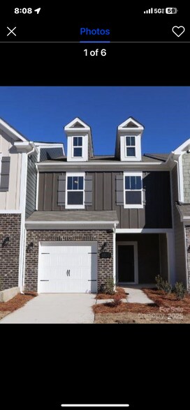 Entrance and a Garage - 3509 Nimbell Rd