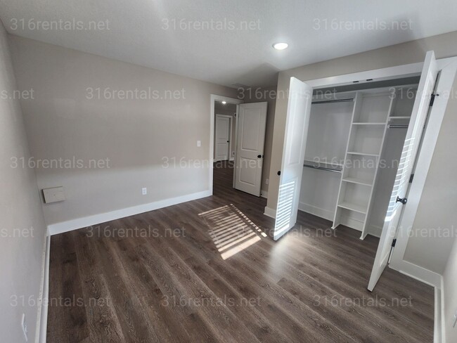 Building Photo - 5258 N Plumthicket St