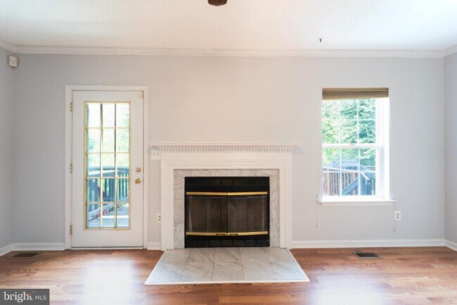 Building Photo - 413 Lakeview Ct