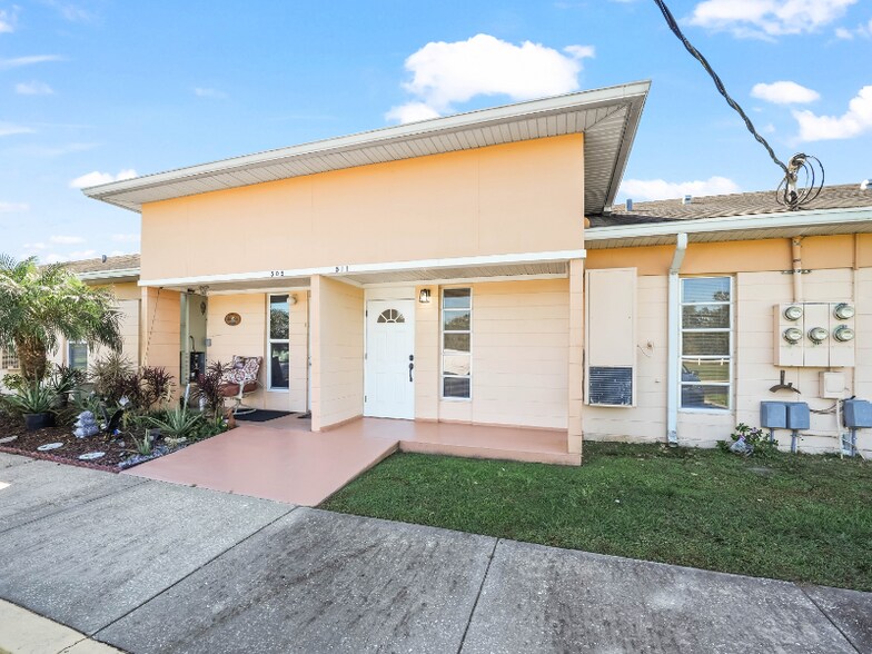 Building Photo - 511 Club Cir