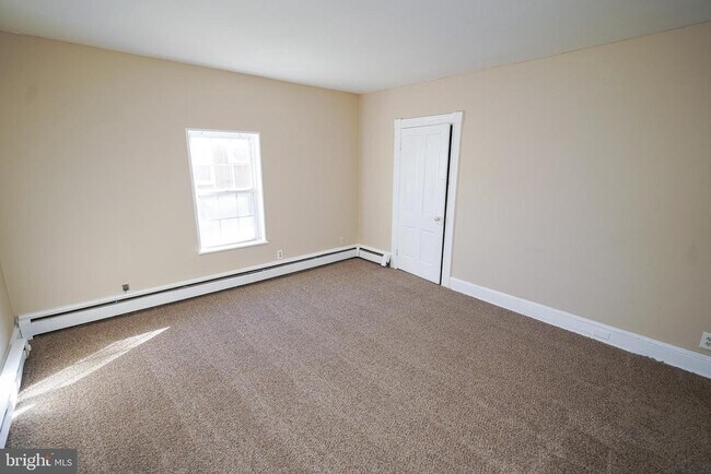 Building Photo - 303 E Main St