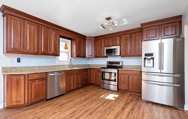 Building Photo - Single Family Home in Established Green Valley community available March 1st!