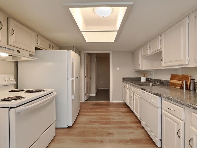 Building Photo - Remodeled 3BR/1.5BA Home with Garage, Spacious Layout & Modern Upgrades