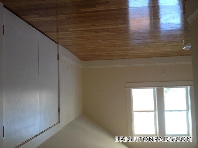 Building Photo - 6 Larose Pl