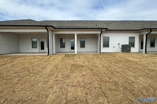 Building Photo - 169 Little Britain St