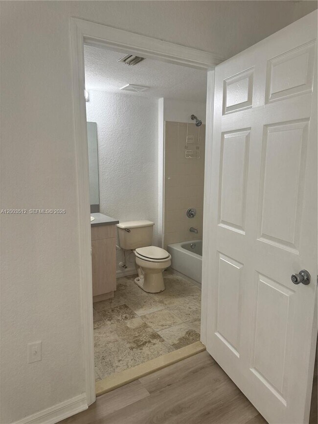 Building Photo - 1109 Belmont Ln