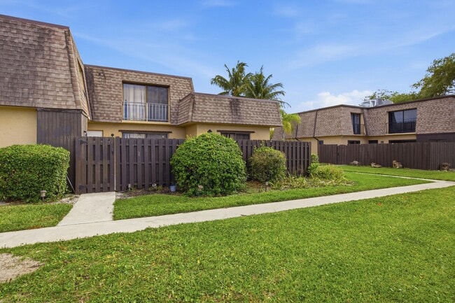 Building Photo - 4102 Waterview Cir