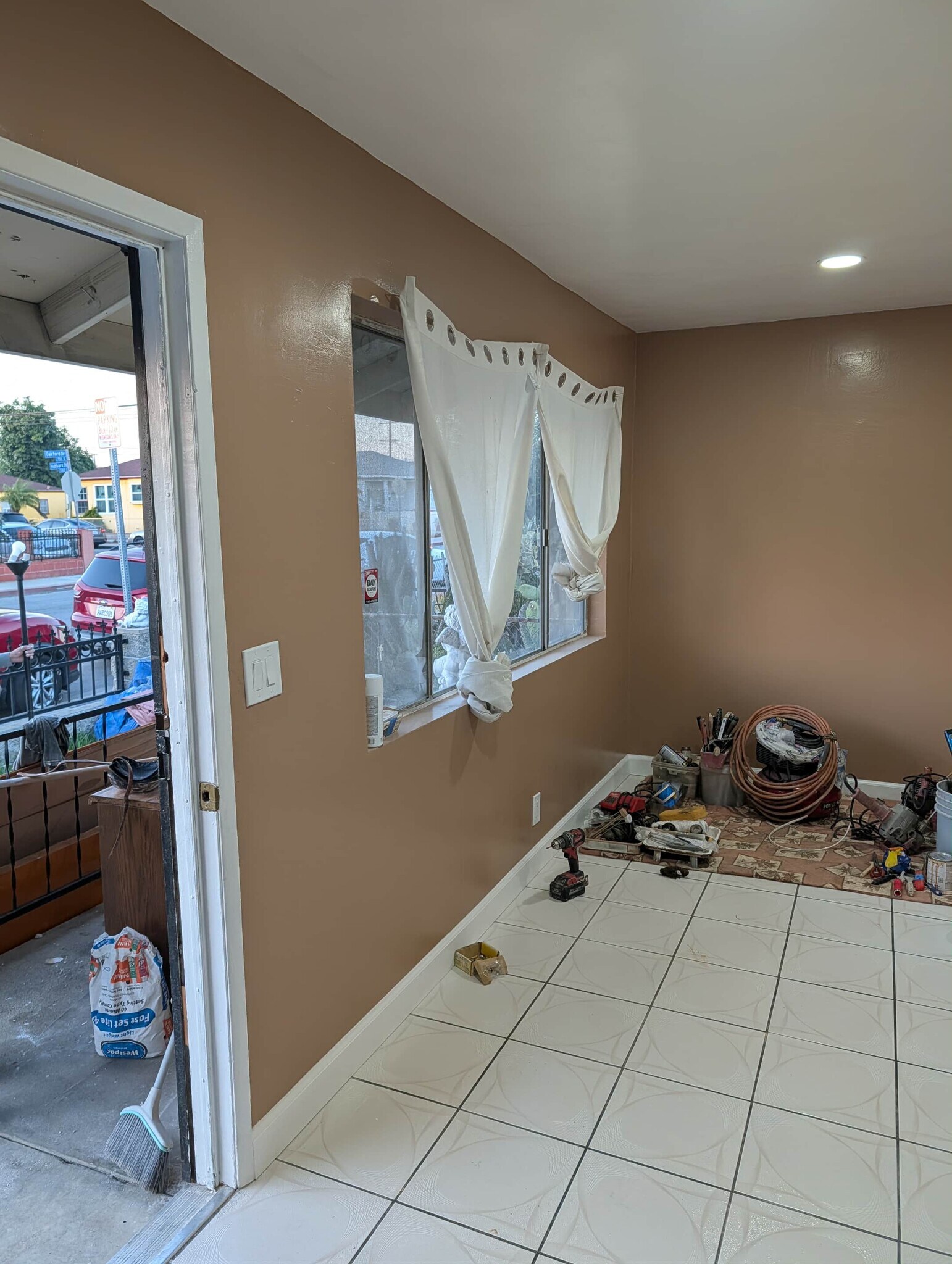 Building Photo - 704 Oakford Dr