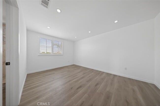 Building Photo - 14827 Dearborn St