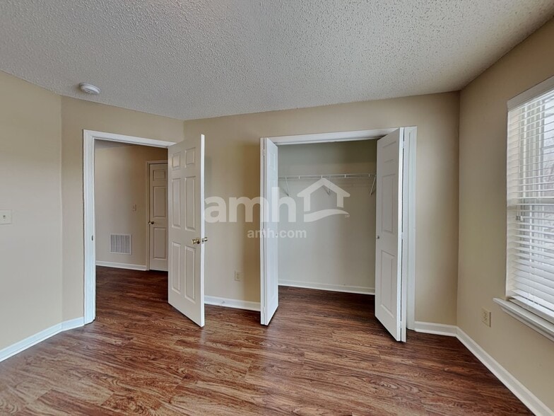 Building Photo - 15235 Follow Dr