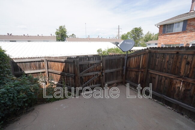 Building Photo - 13928 E Utah Cir