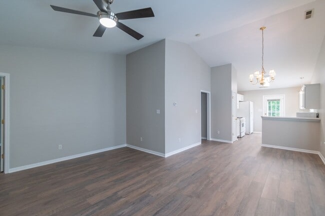 Building Photo - Lovely home in Monroe!