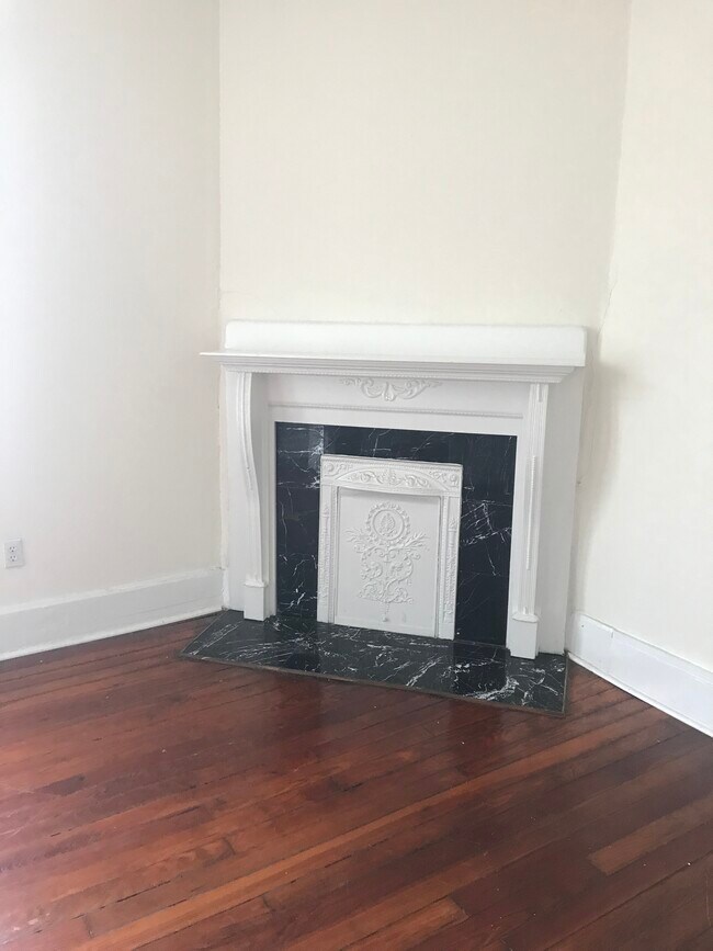 Building Photo - 1301 General Pershing St