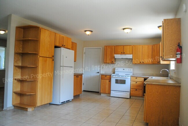 Building Photo - 1228 Southridge Dr