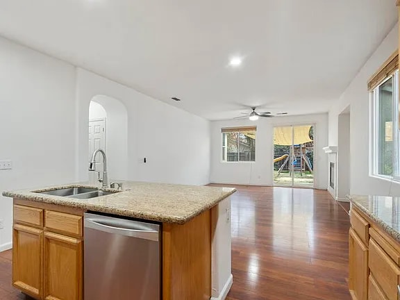 Building Photo - 4530 Bollenbacher Ave