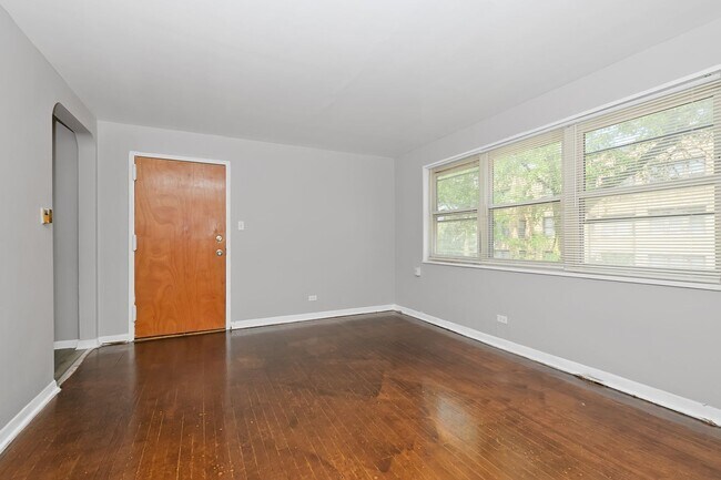 Interior Photo - 7770-78  S South Shore Drive Chicago, IL 6...