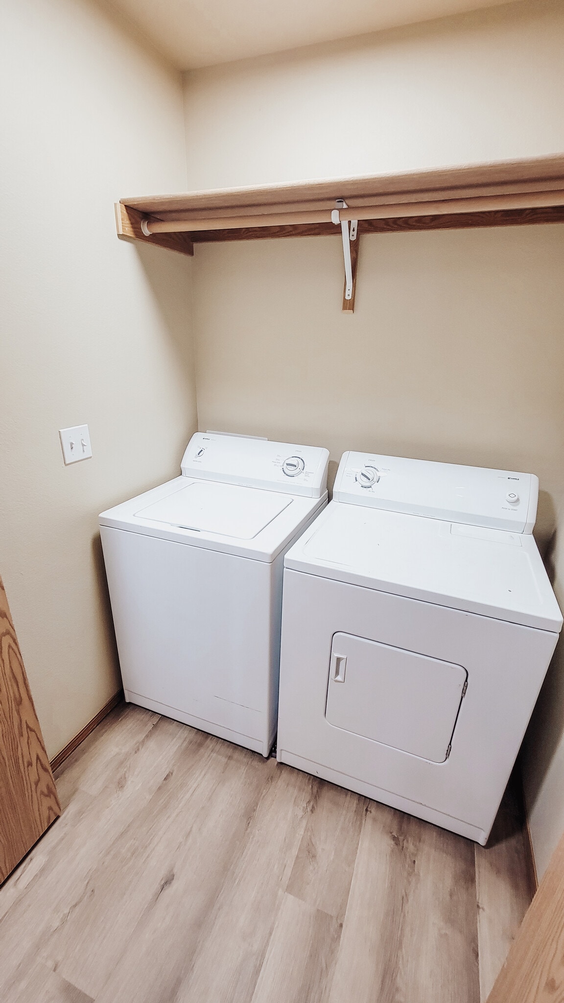 Laundry - 213 S Dewey Ave