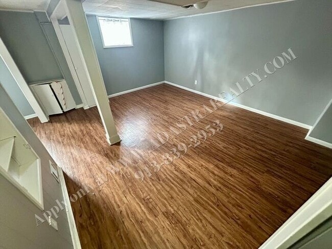 Building Photo - Updated 3 bed 2 bath home in Waldo-Available NOW!!