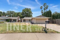 Building Photo - 9586 Meadowgreen Cir