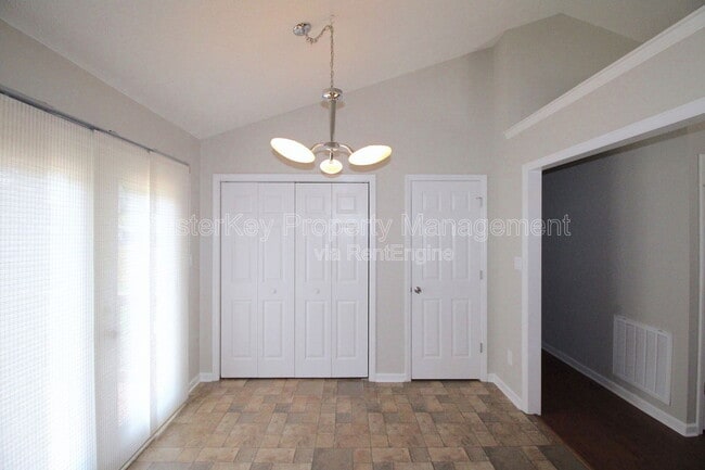 Building Photo - 305 Noonday Ct