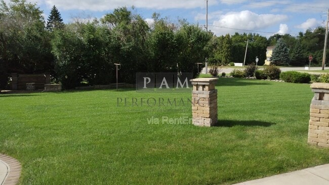 Building Photo - 8249 Imperial Dr
