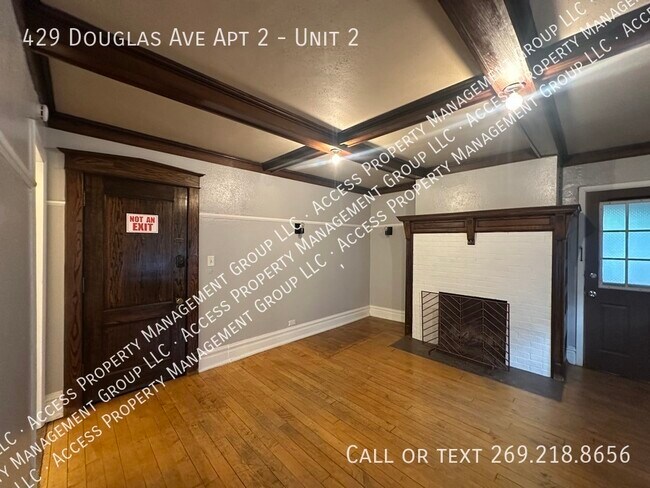 Building Photo - 429 Douglas Ave