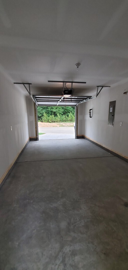 Building Photo - Regency Park Subdivision