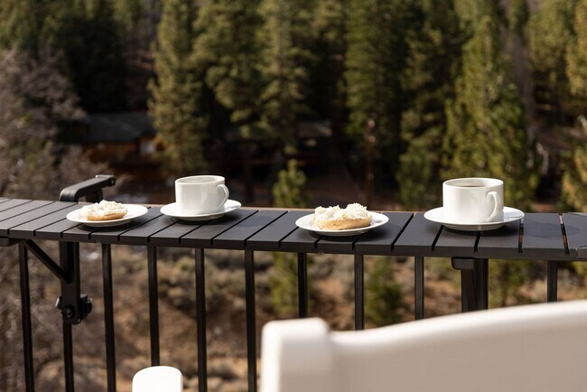 Building Photo - Stunning 4-Bedroom Home with Amazing Views, EV Charger & Solar in Big Bear!