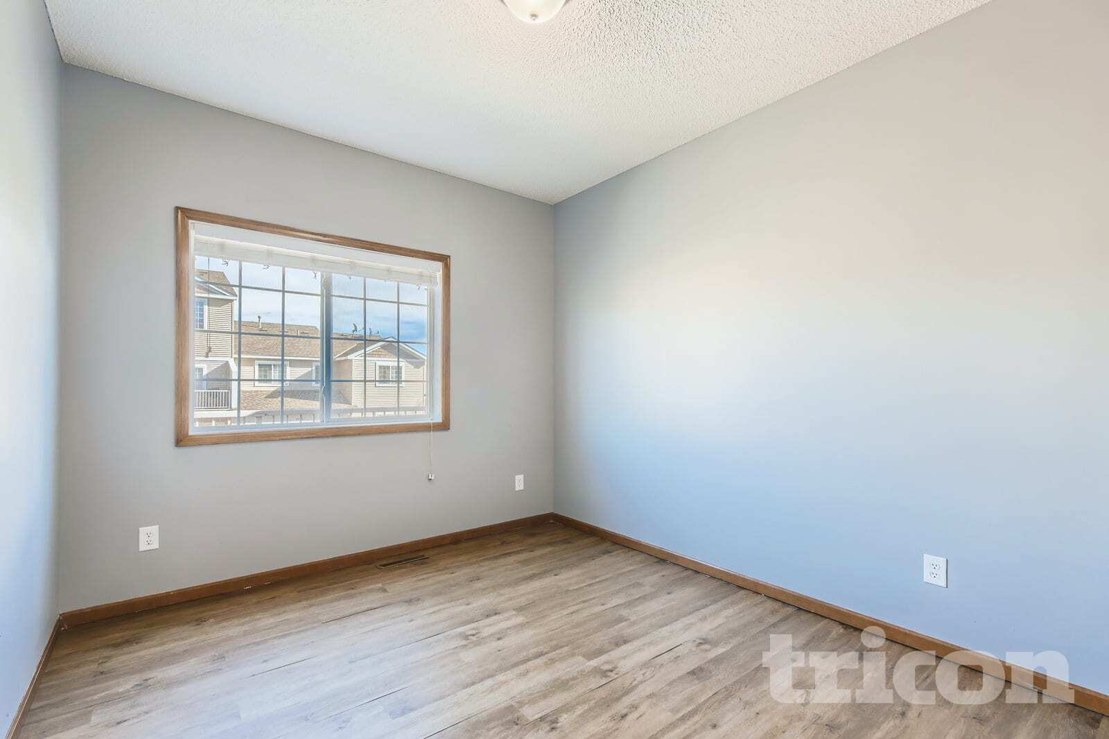 Building Photo - 7712 Lachman Ave NE