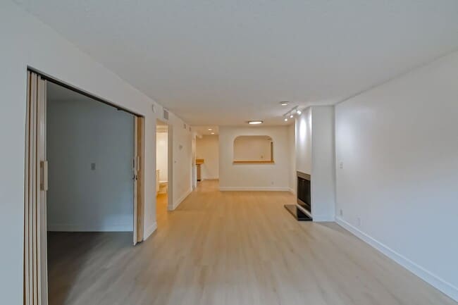 Building Photo - SPACIOUS, 2-STORY, 3BR2.5BA LAKESIDE CONDO...