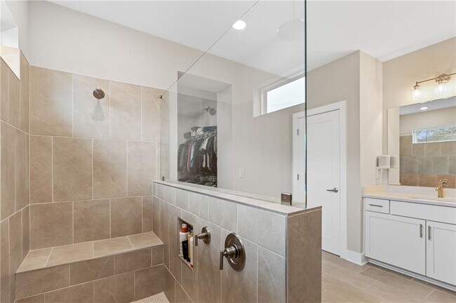 Building Photo - 4815 Briscoe Dr