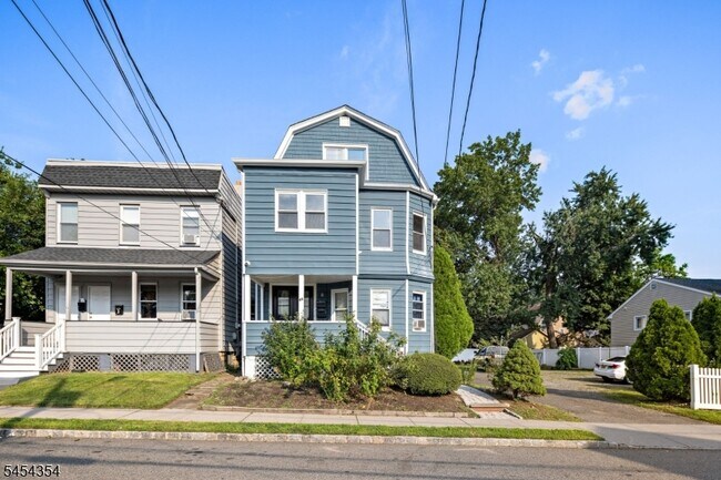 Building Photo - 66 Watson Ave